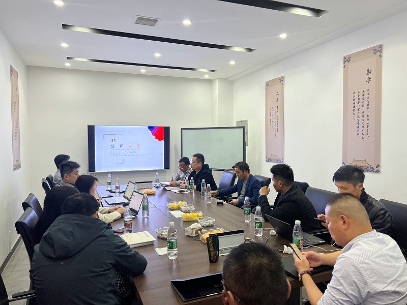 湖南购及得供应链有限公司总经理何建锋会上分享